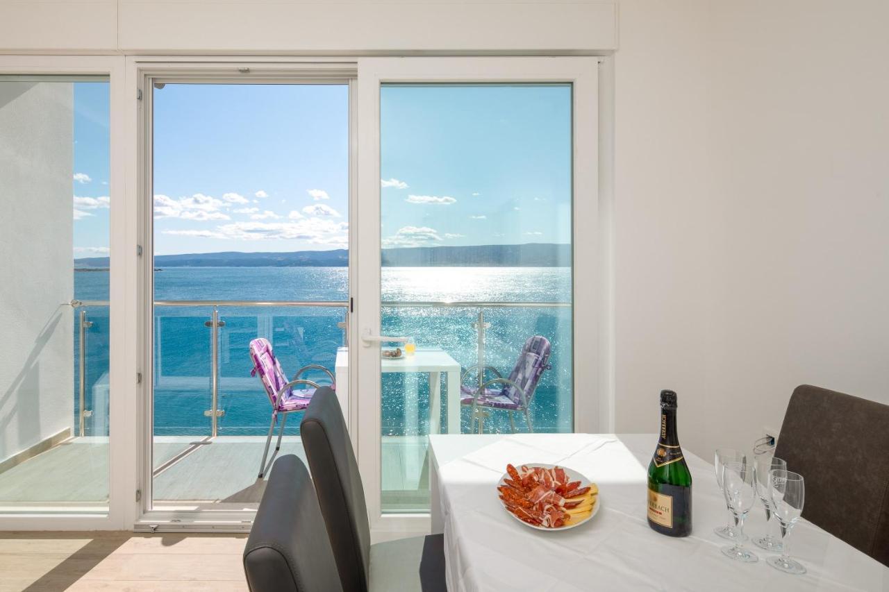 Absolute Beach Holidays Apartment Dugi Rat Exterior photo
