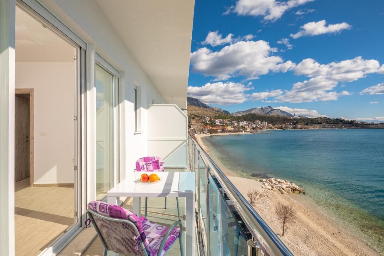 Absolute Beach Holidays Apartment Dugi Rat Exterior photo