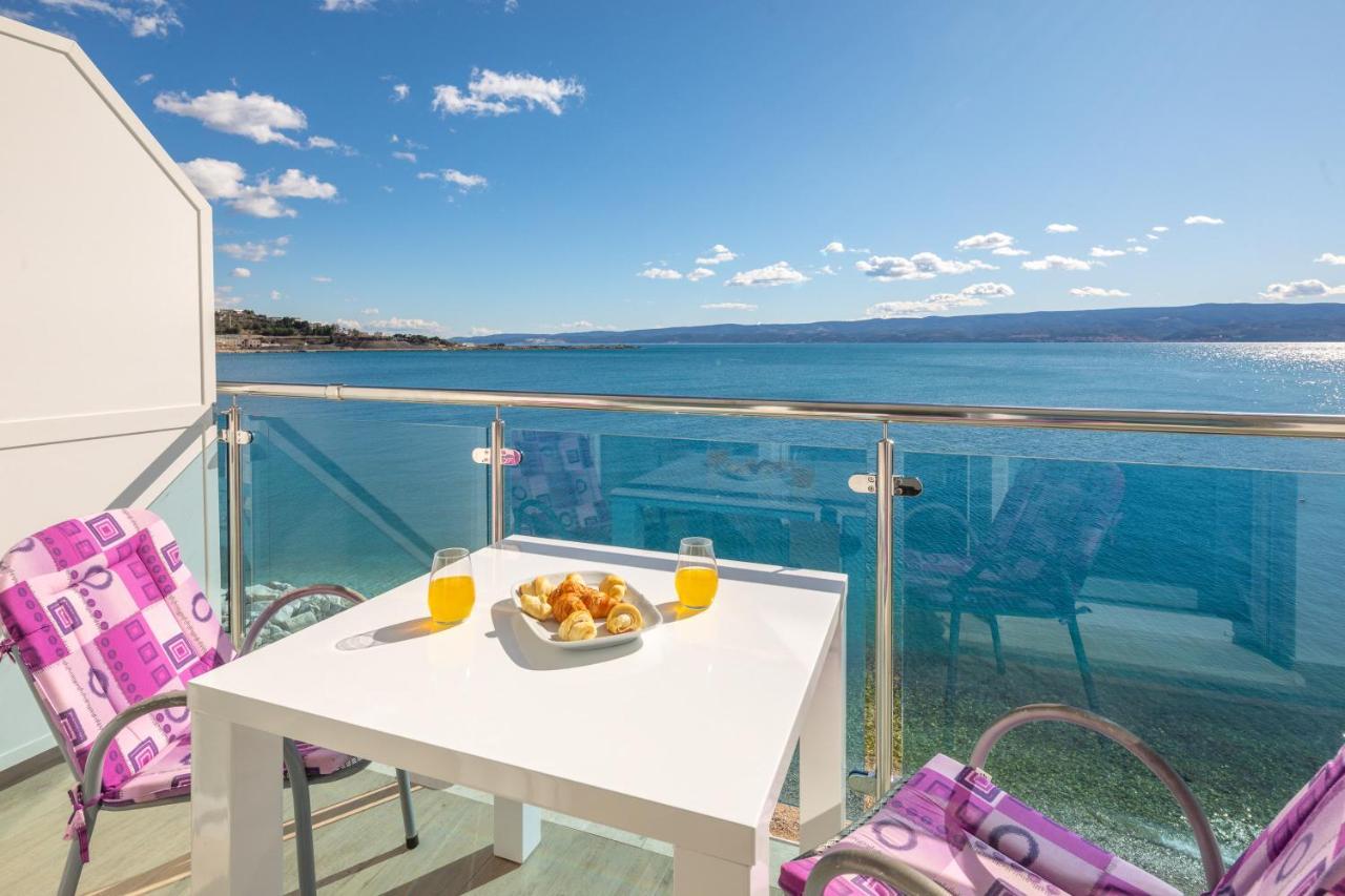 Absolute Beach Holidays Apartment Dugi Rat Exterior photo