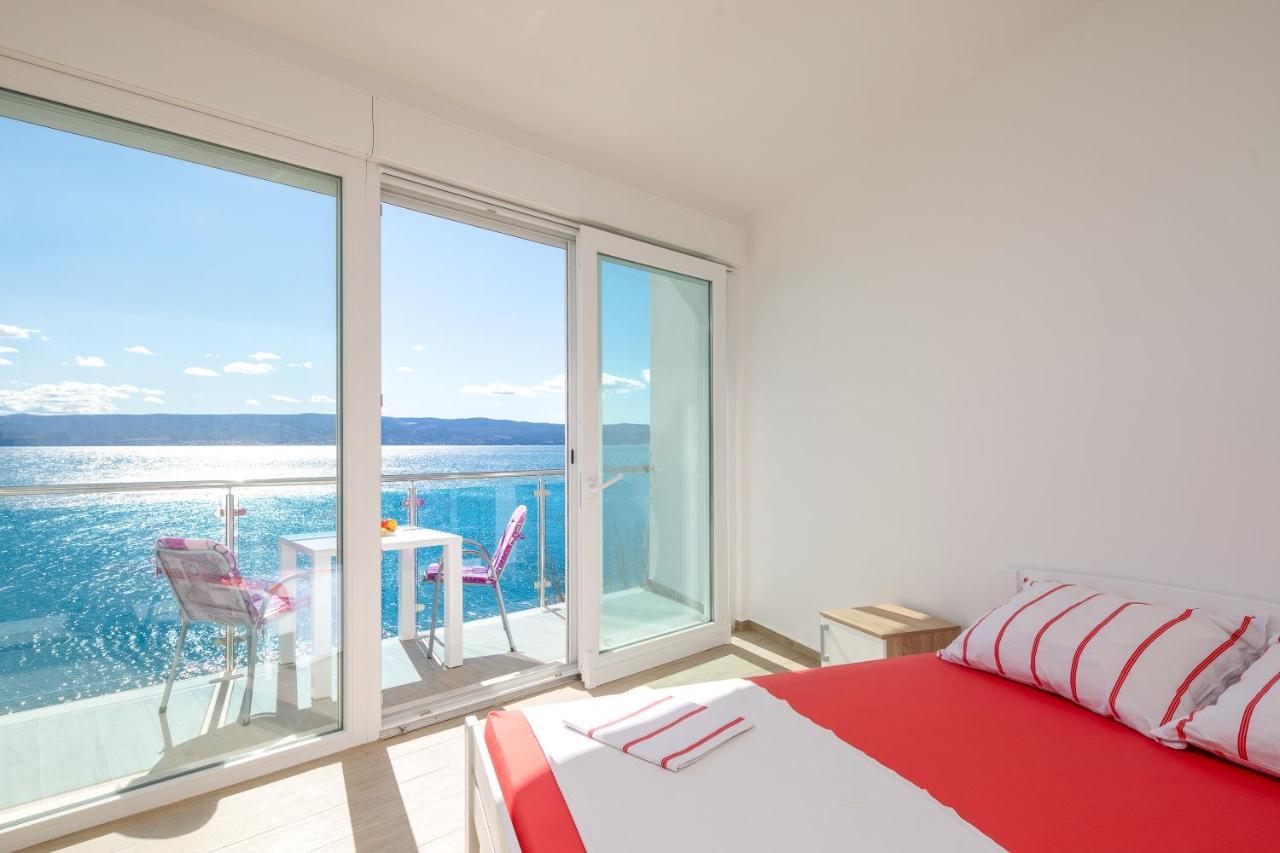 Absolute Beach Holidays Apartment Dugi Rat Exterior photo