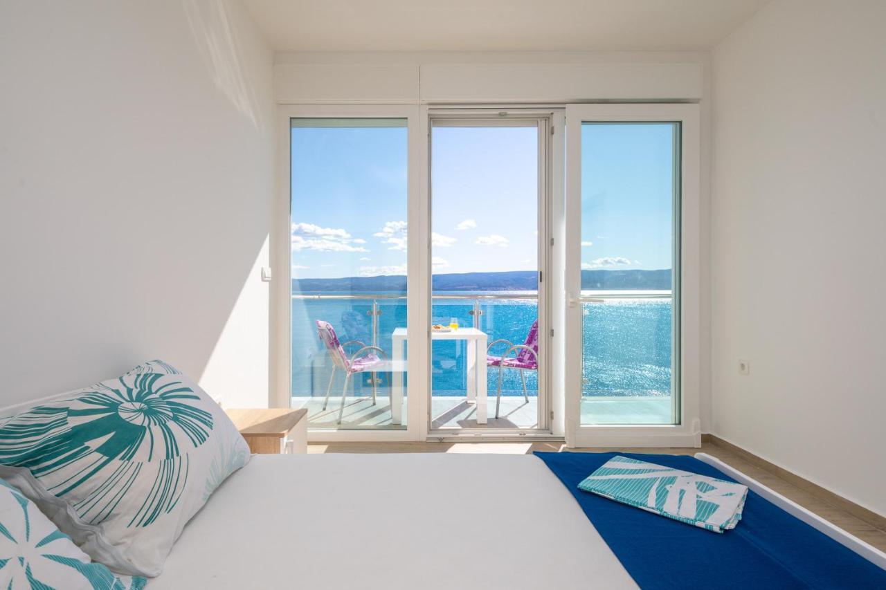 Absolute Beach Holidays Apartment Dugi Rat Exterior photo